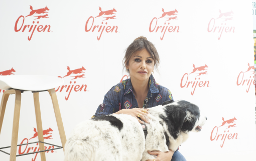 La actriz Mónica Cruz se convierte en la nueva embajadora de Orijen, la marca super premium de alimentación natural para perros y gatos.