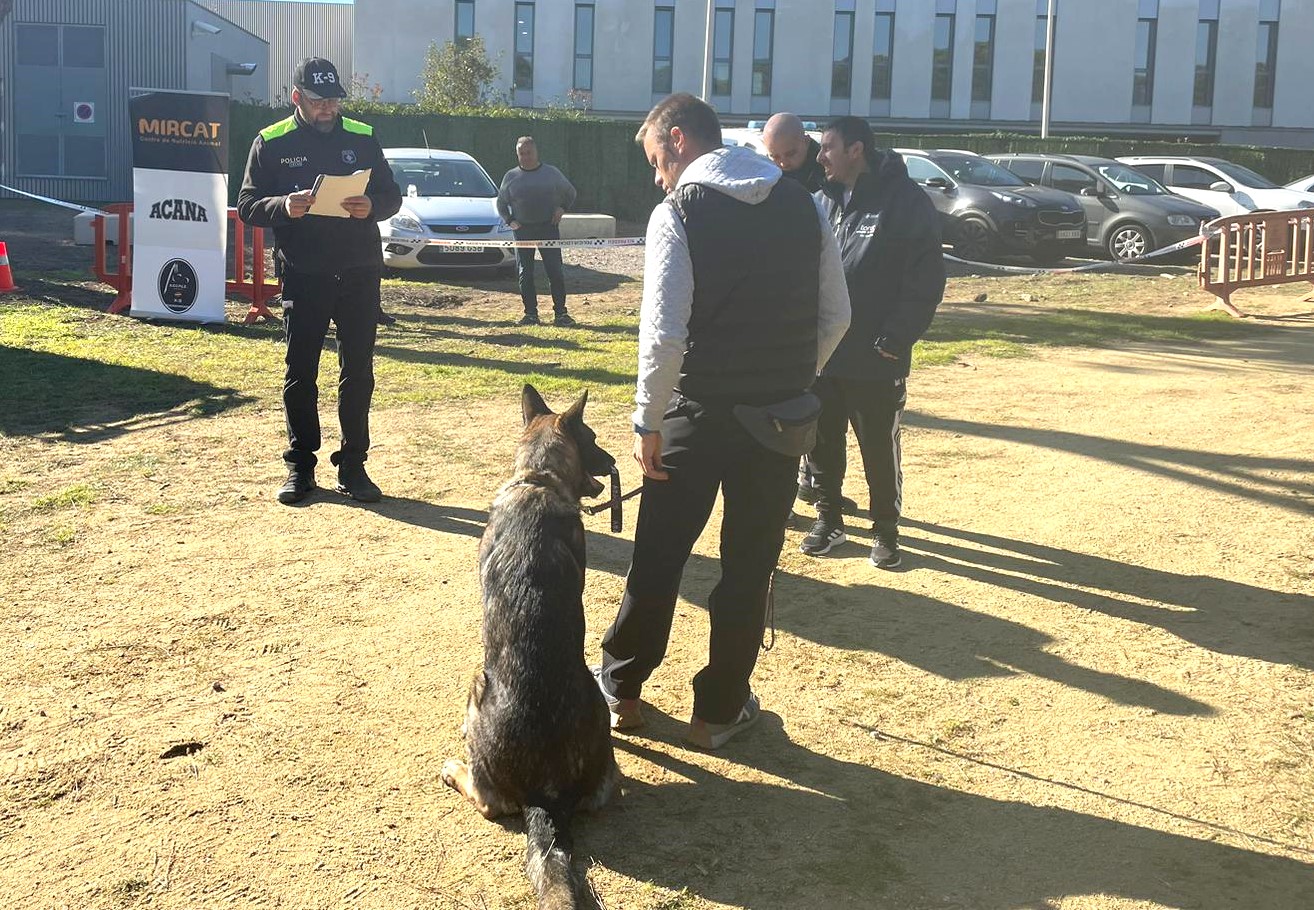 ACANA, apoyo constante a las unidades caninas de policías locales de España